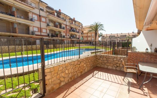 Bajo con patio en Residencial Onademar