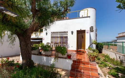 Fantástico adosado en las Casas de Alcanar con vistas al mar